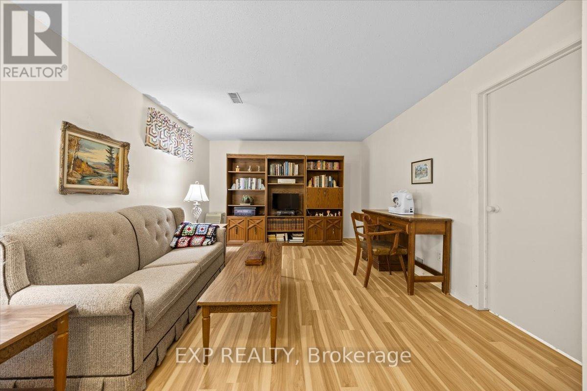 1971 Greenvale Lane