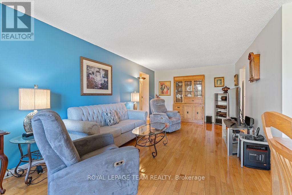 302 - 665 Bathgate Drive