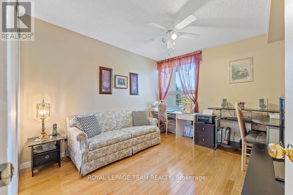 302 - 665 Bathgate Drive