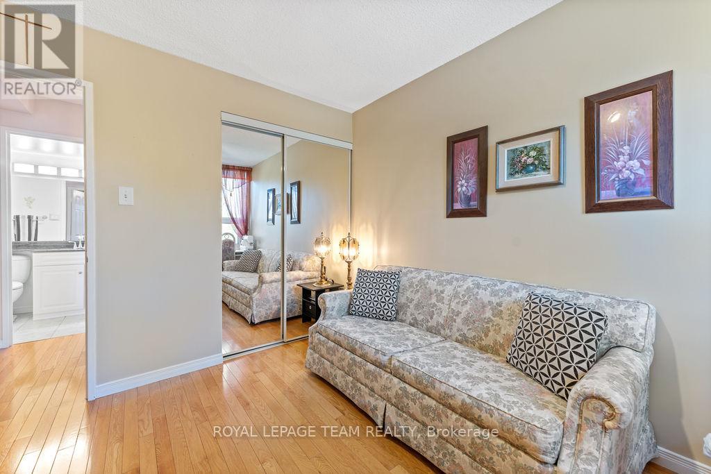 302 - 665 Bathgate Drive