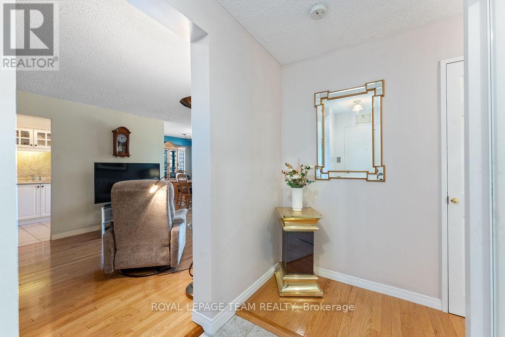 302 - 665 Bathgate Drive
