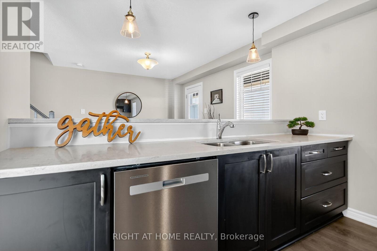 91 Buffalograss Crescent