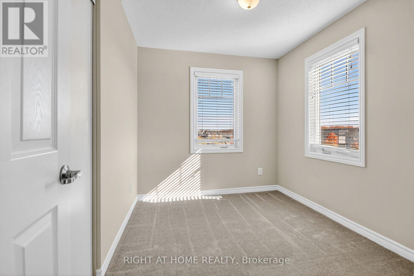 91 Buffalograss Crescent