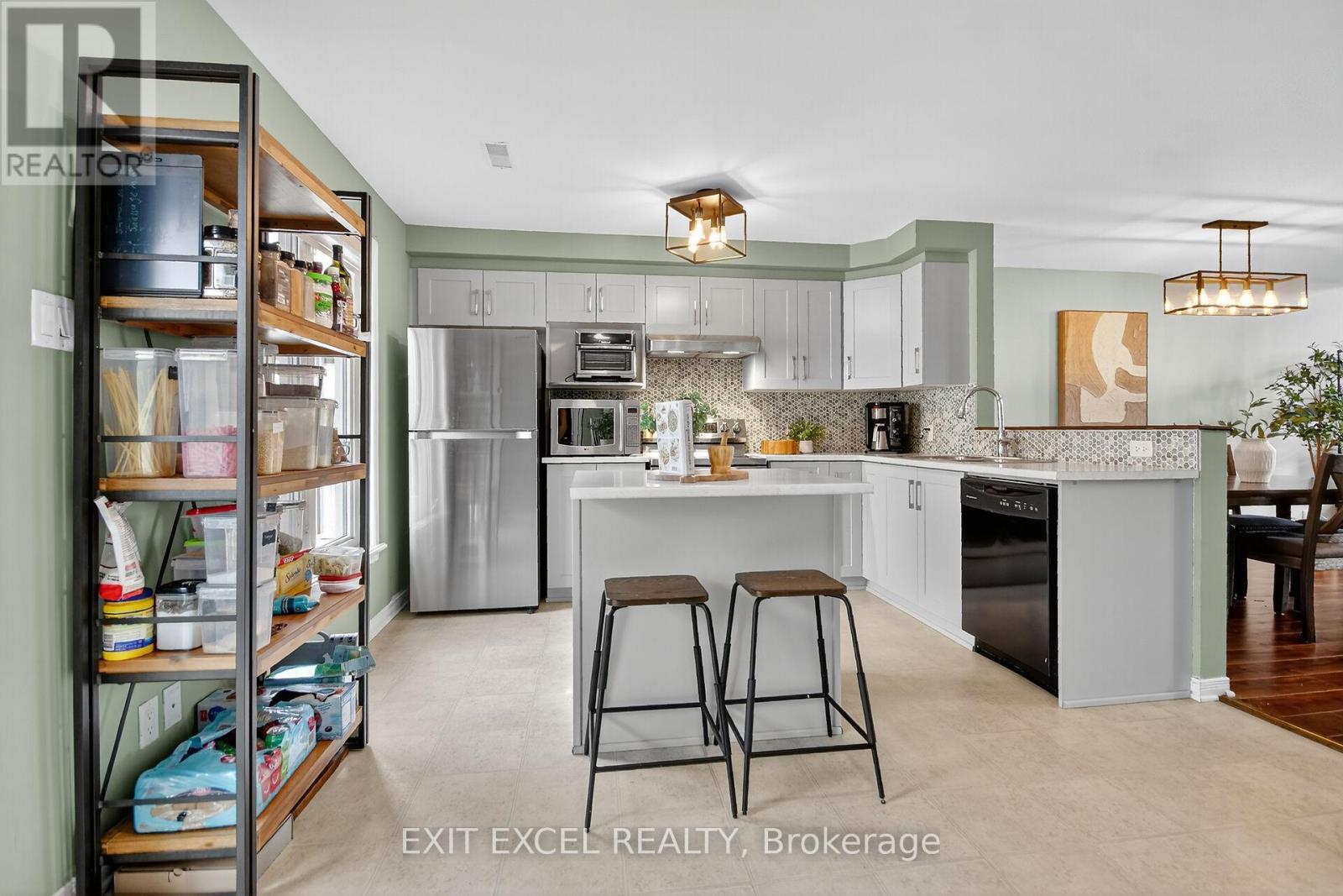 206 Keltie Private