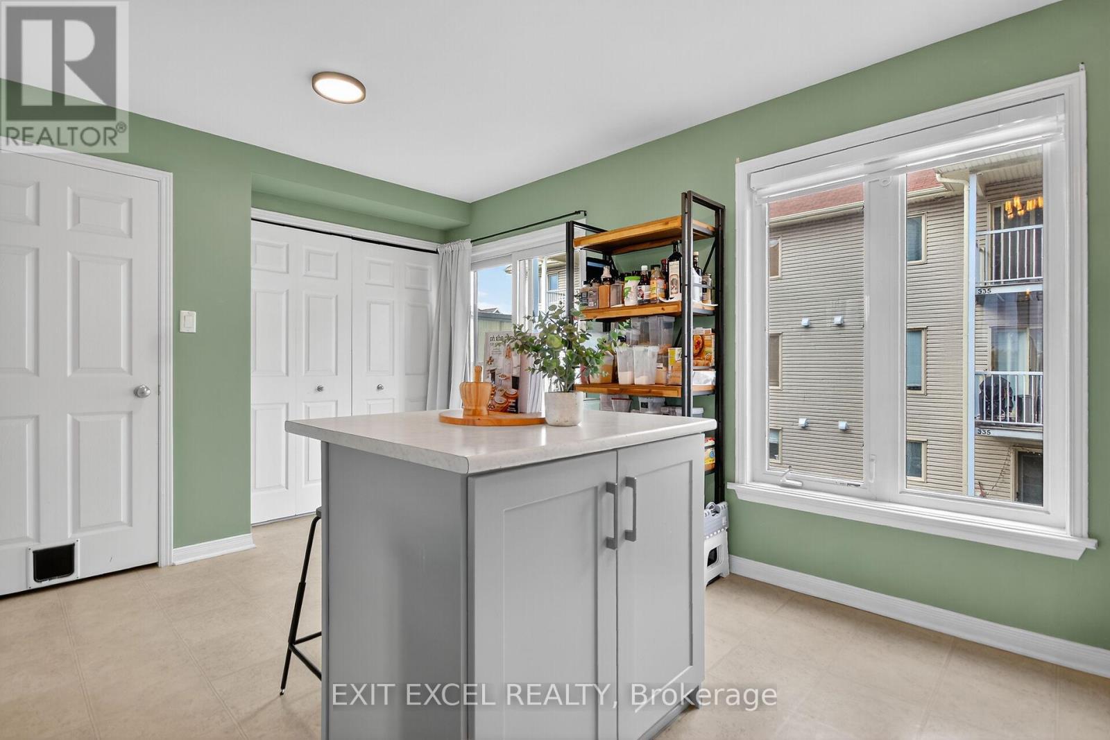 206 Keltie Private