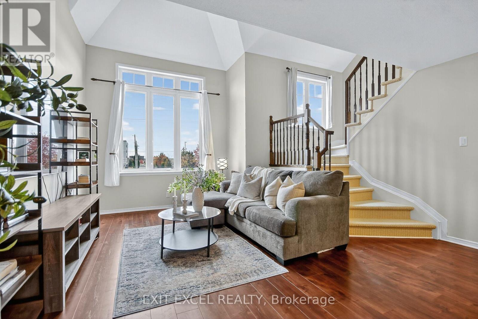 206 Keltie Private
