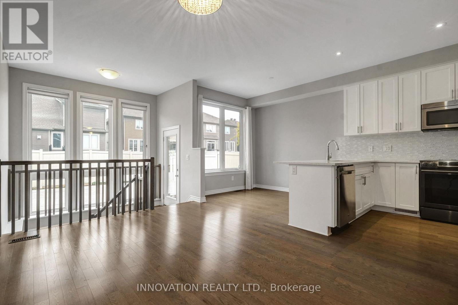 322 Fergus Crescent