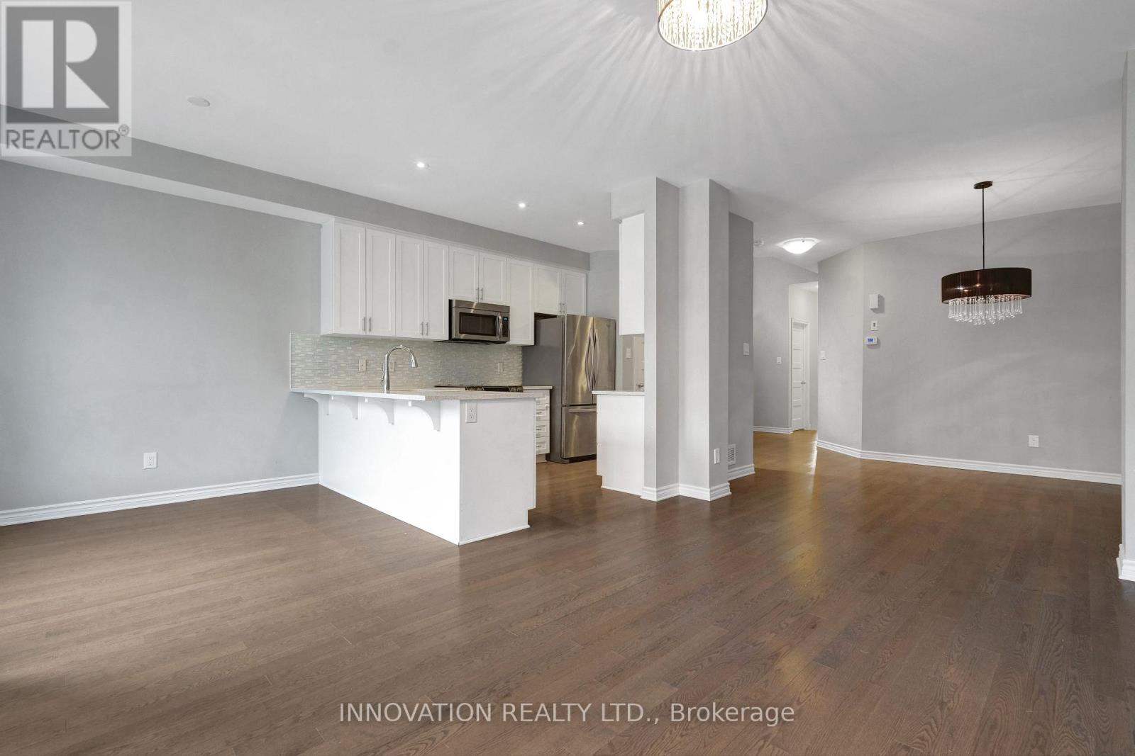 322 Fergus Crescent