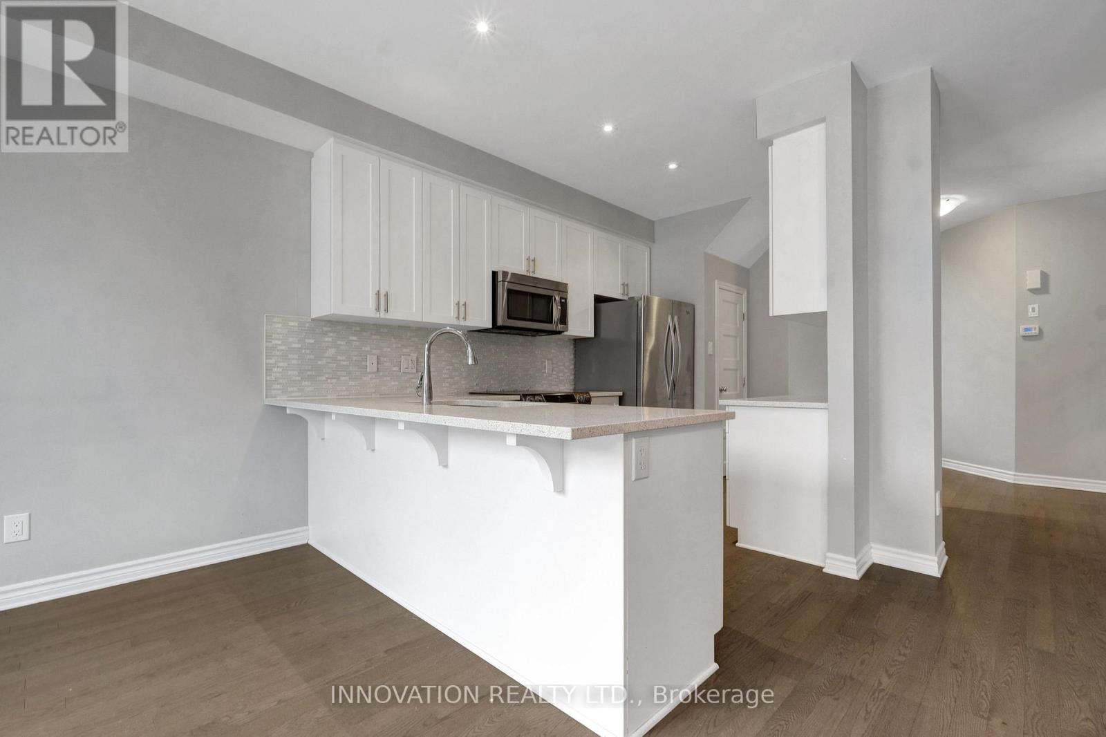 322 Fergus Crescent
