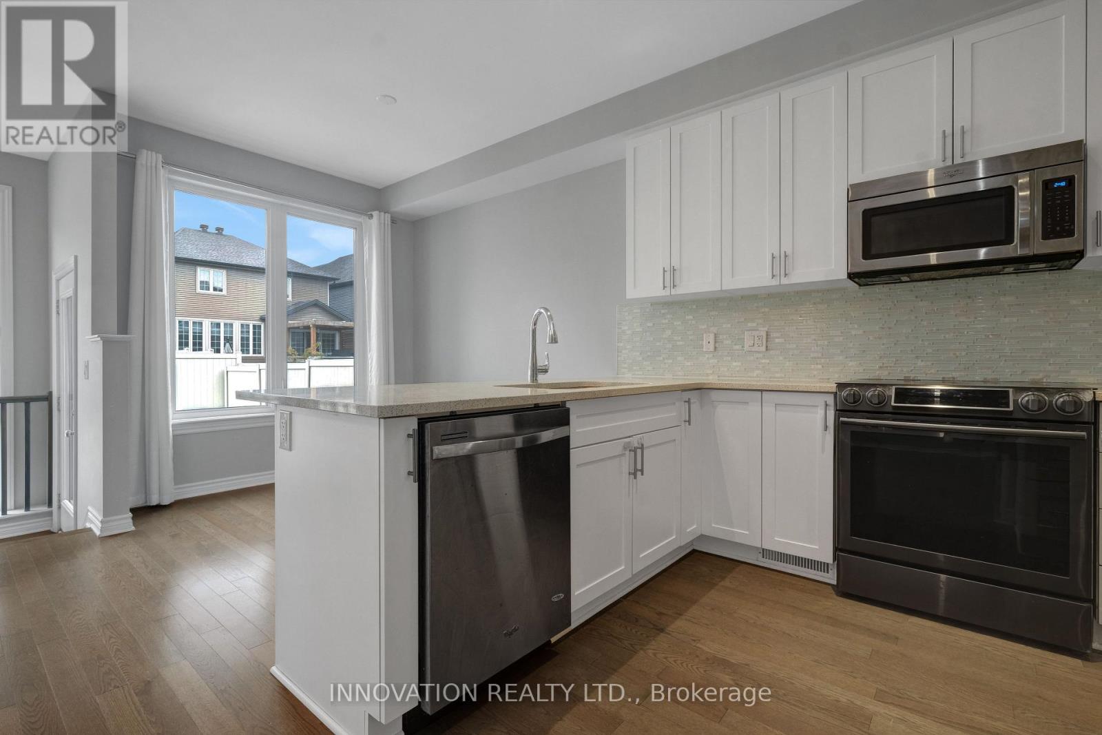 322 Fergus Crescent