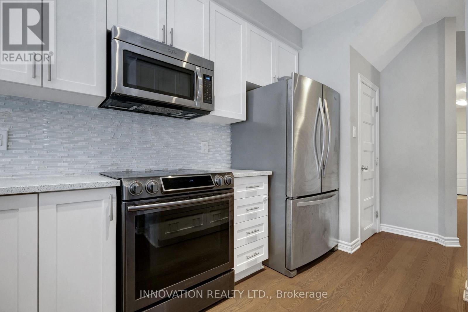 322 Fergus Crescent