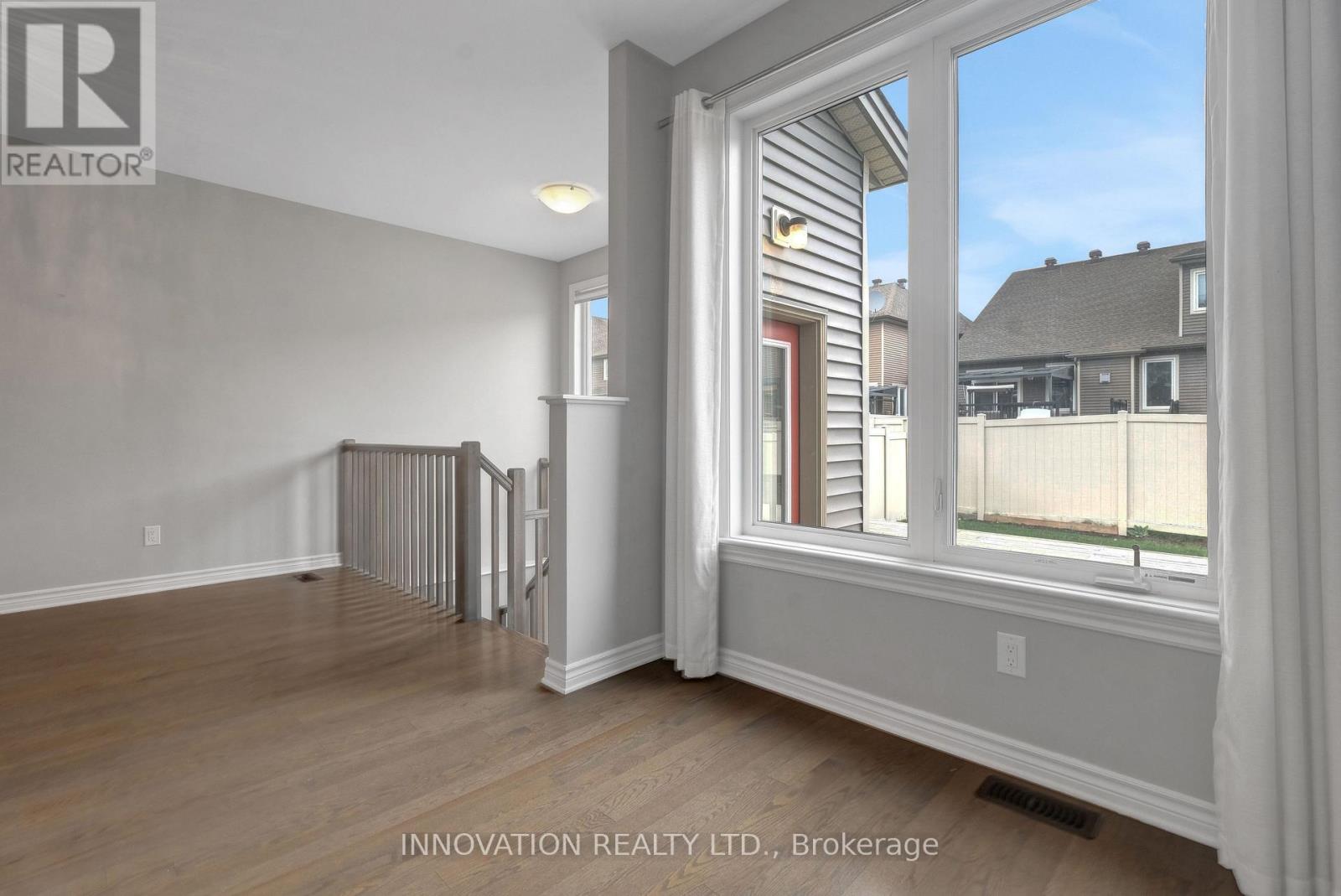 322 Fergus Crescent