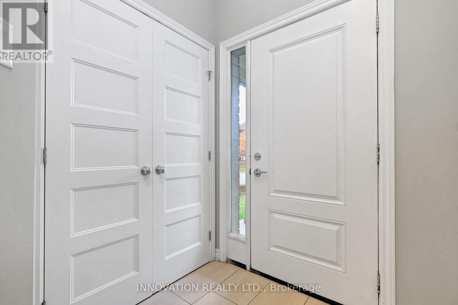 322 Fergus Crescent
