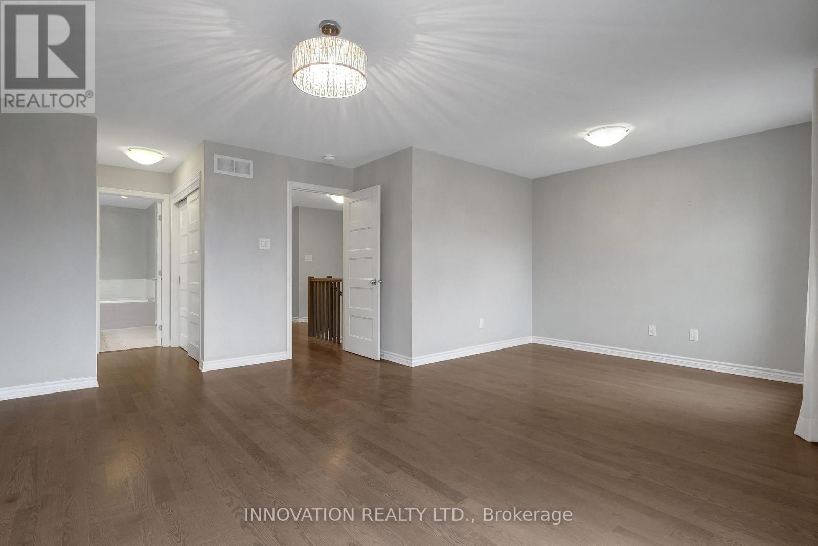 322 Fergus Crescent