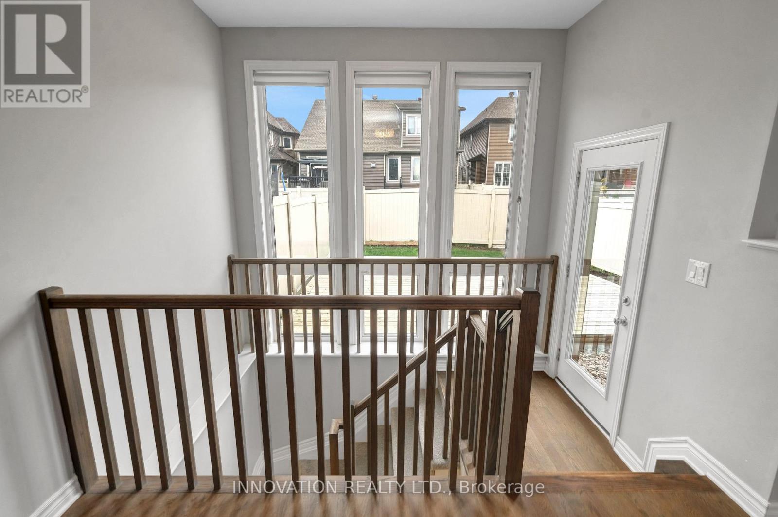 322 Fergus Crescent