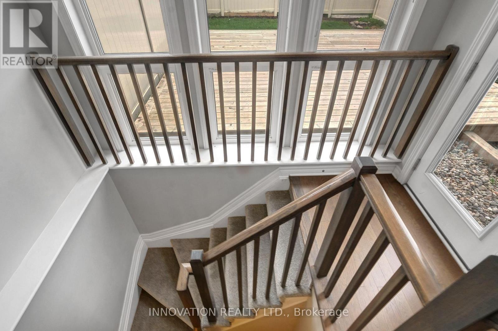 322 Fergus Crescent