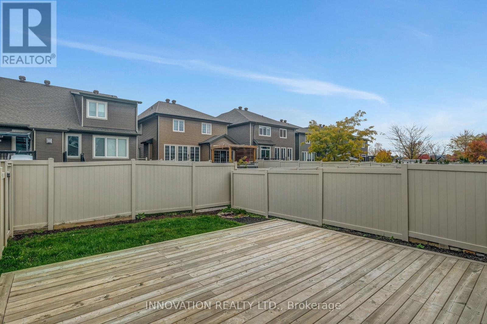 322 Fergus Crescent