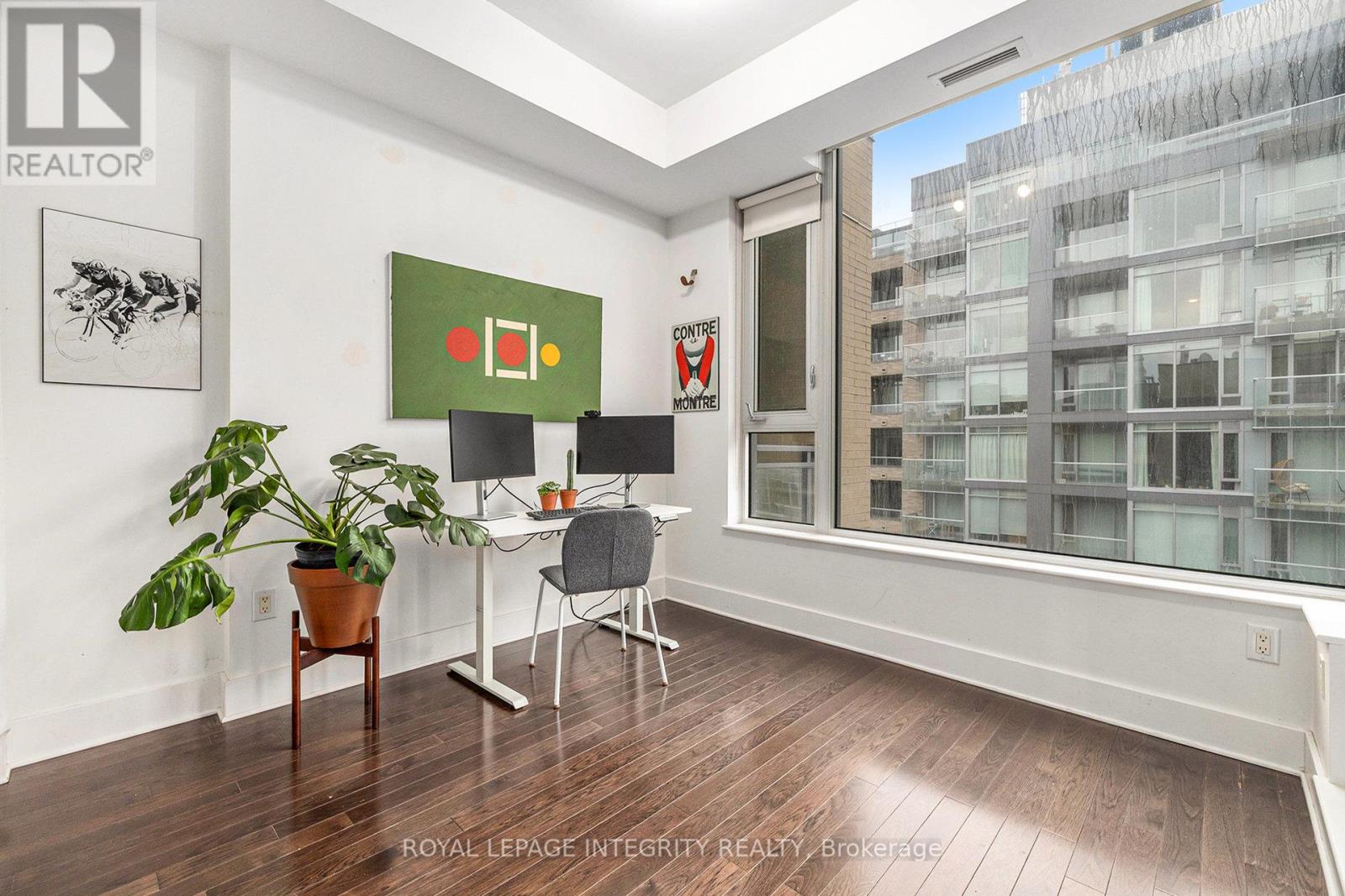 615 - 101 Richmond Road