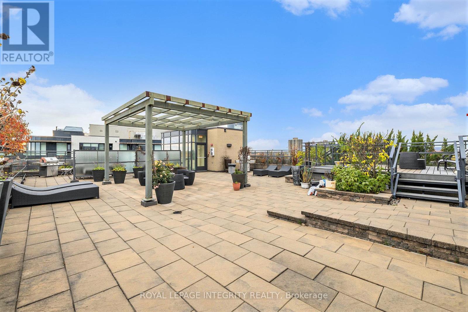 615 - 101 Richmond Road
