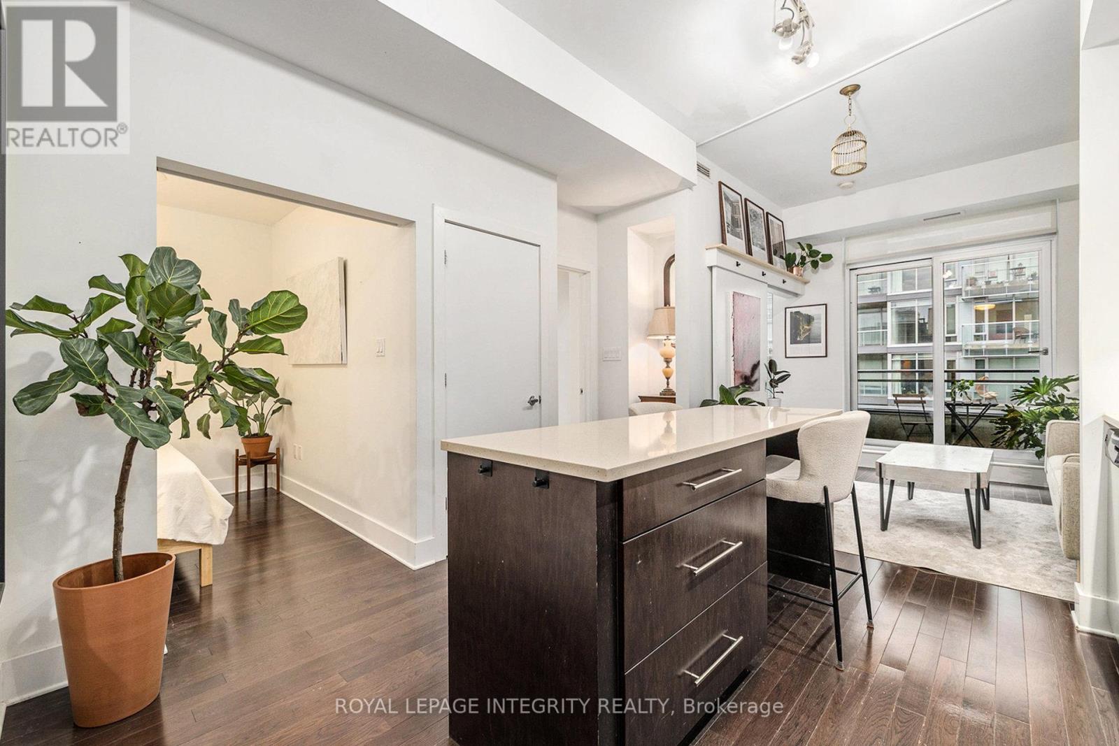 615 - 101 Richmond Road