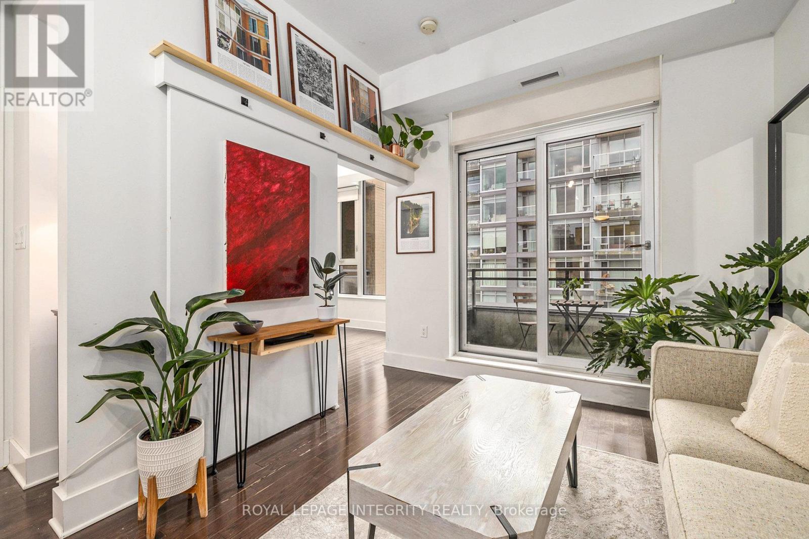 615 - 101 Richmond Road