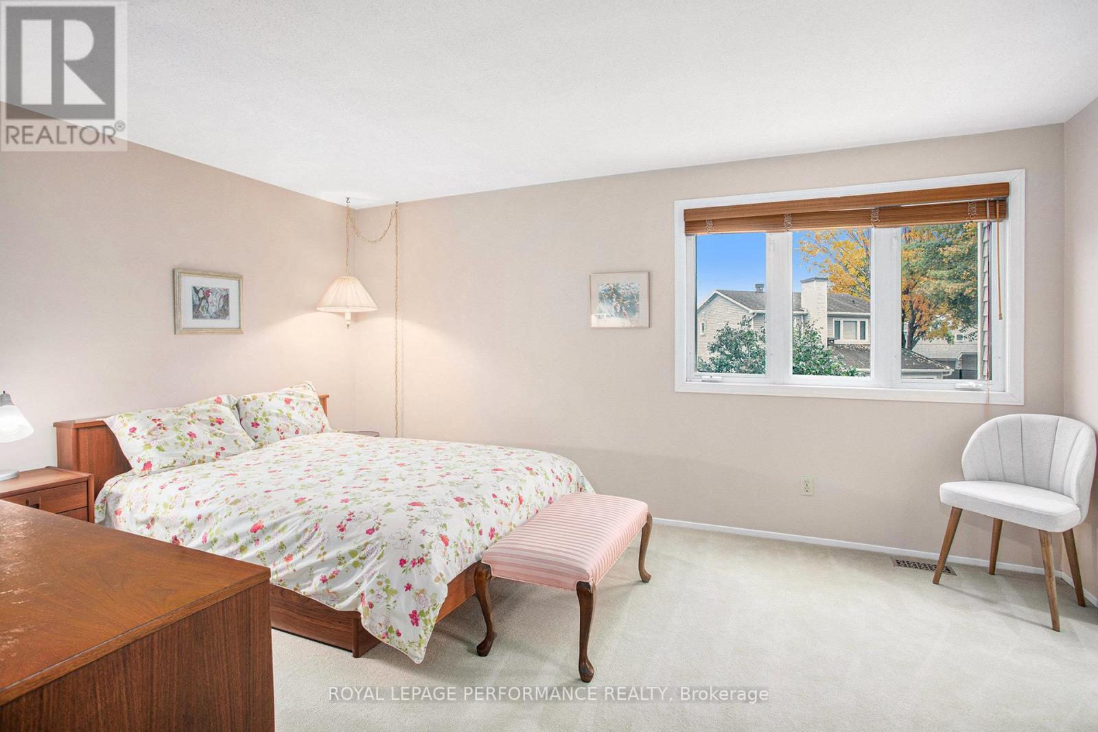 6097 Forestglen Crescent