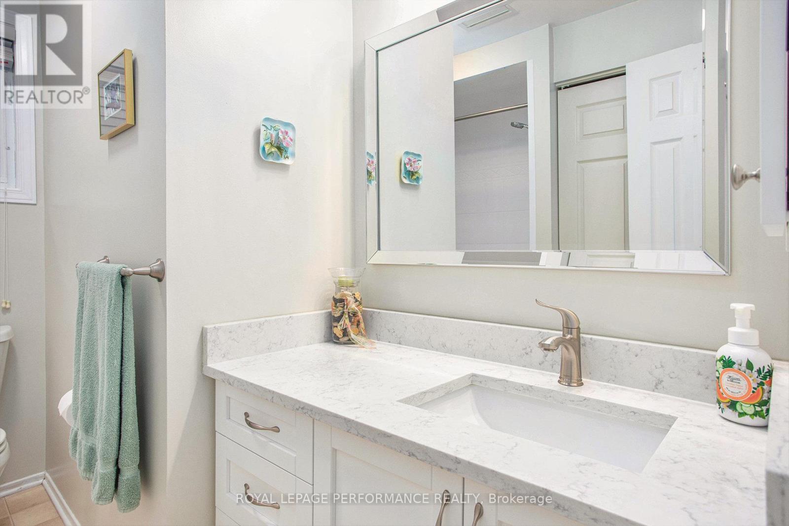 6097 Forestglen Crescent