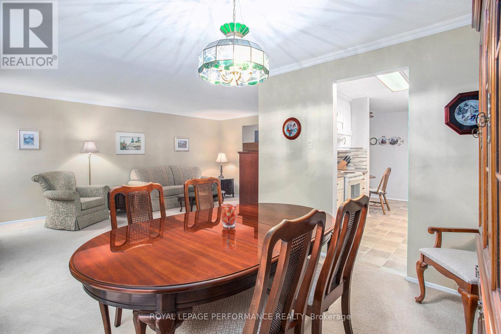 6097 Forestglen Crescent