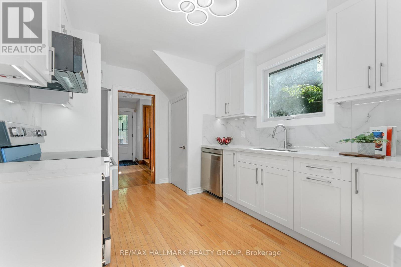 242 Harmer Avenue S