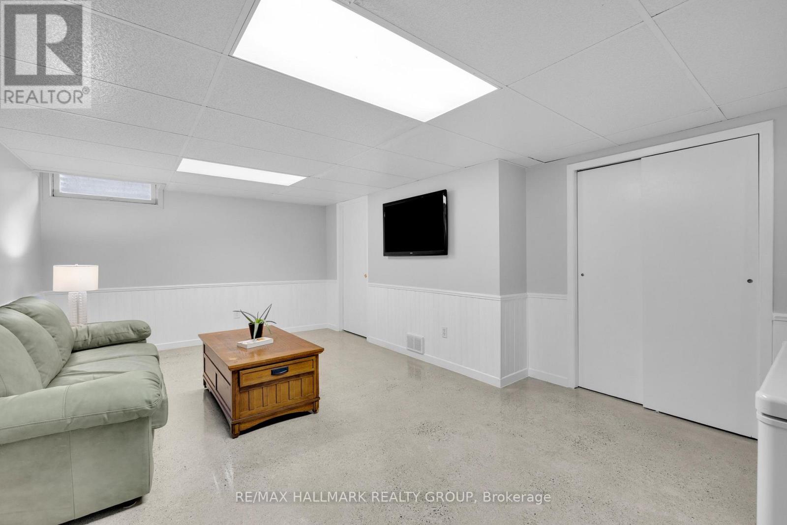 B - 479 Moodie Drive