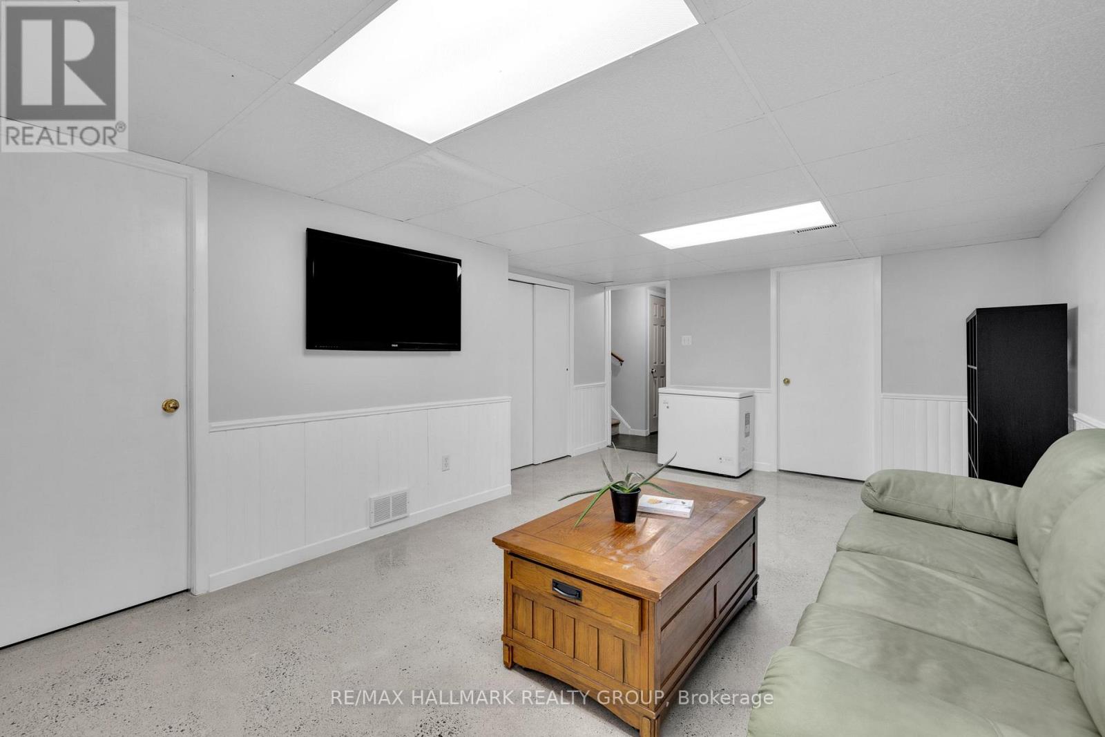 B - 479 Moodie Drive