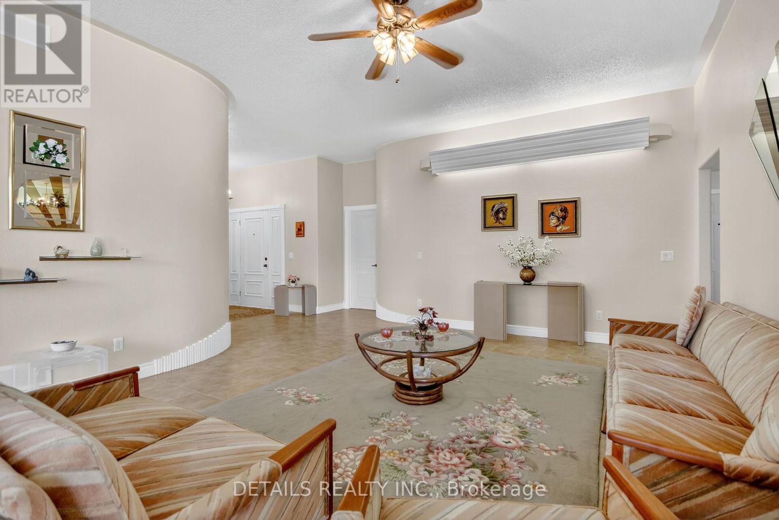 7 Eagle Chase Court