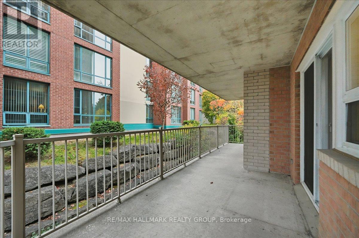 206 - 320 Centrum Boulevard