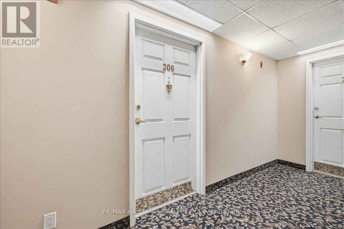 206 - 320 Centrum Boulevard