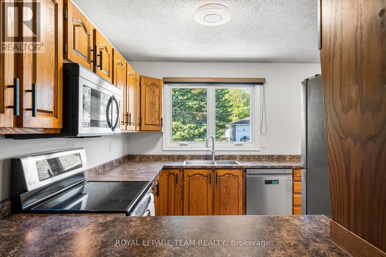 6521 Jack Pine Crescent