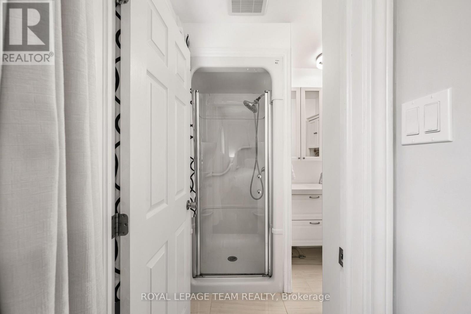 6521 Jack Pine Crescent