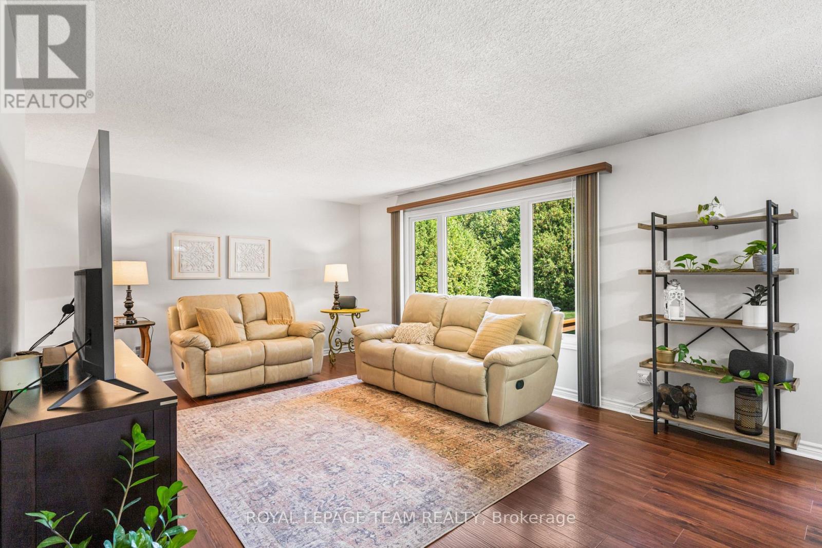 6521 Jack Pine Crescent