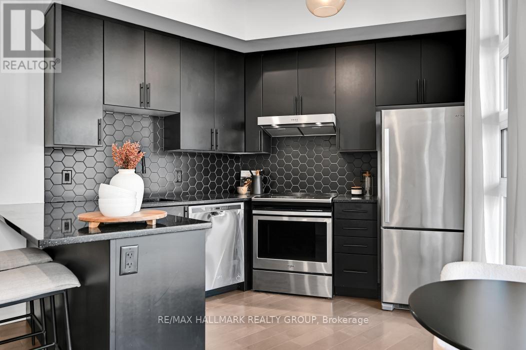 103 - 101 Pinhey Street