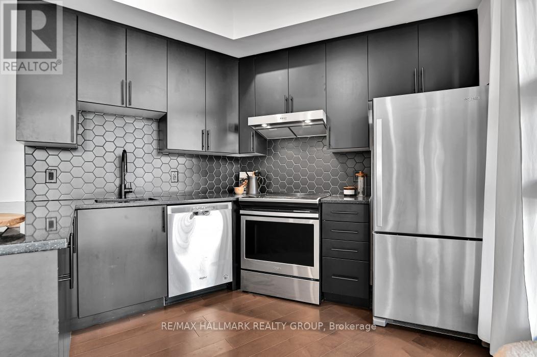 103 - 101 Pinhey Street