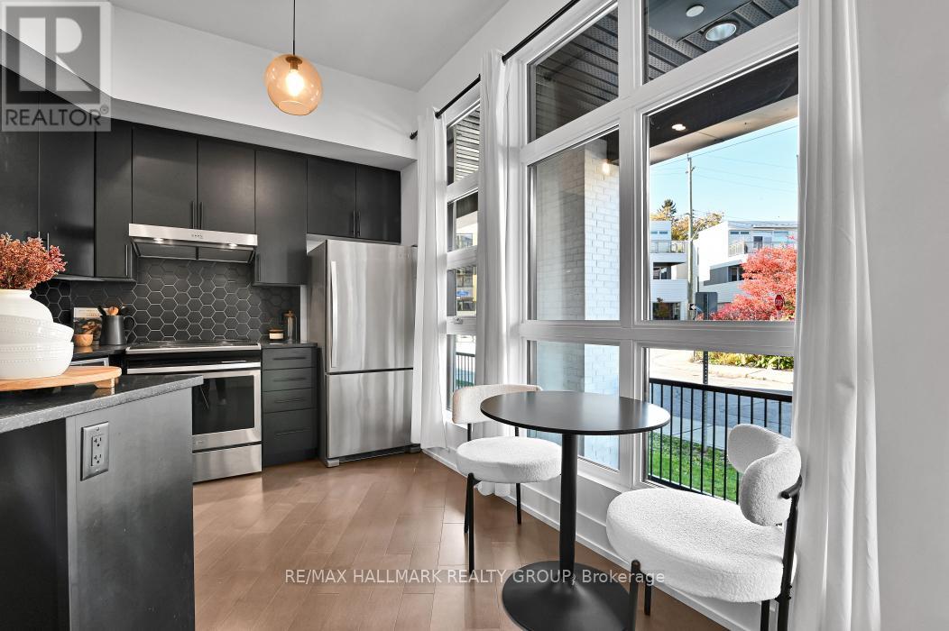 103 - 101 Pinhey Street