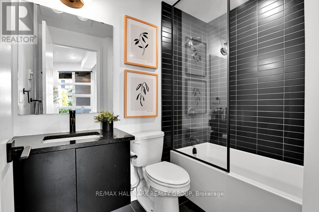 103 - 101 Pinhey Street