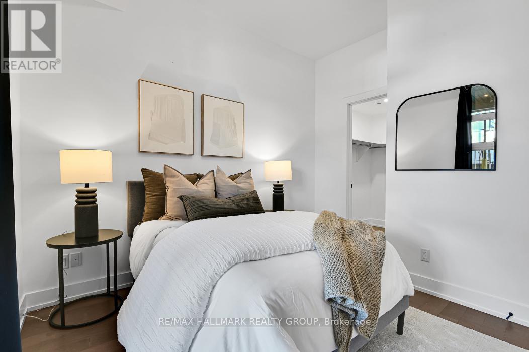 103 - 101 Pinhey Street