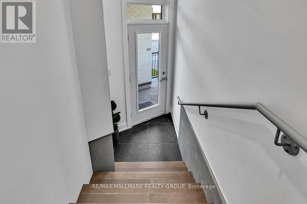 103 - 101 Pinhey Street