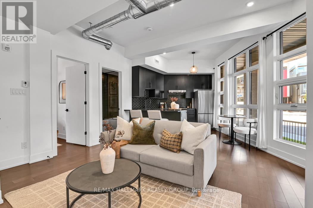 103 - 101 Pinhey Street