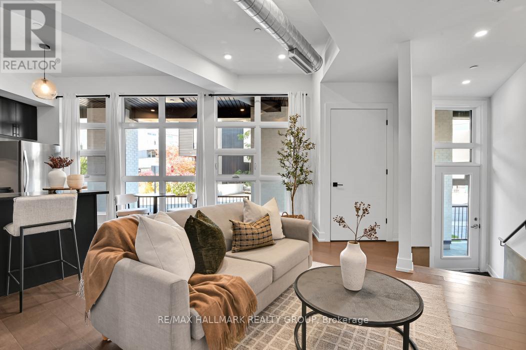 103 - 101 Pinhey Street