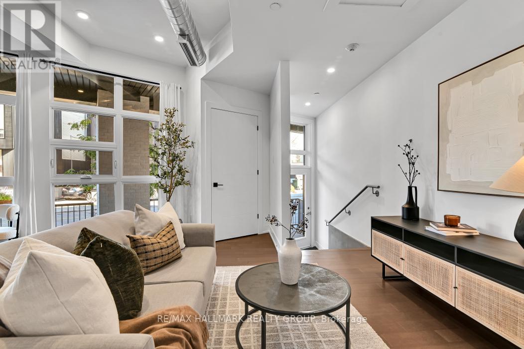 103 - 101 Pinhey Street