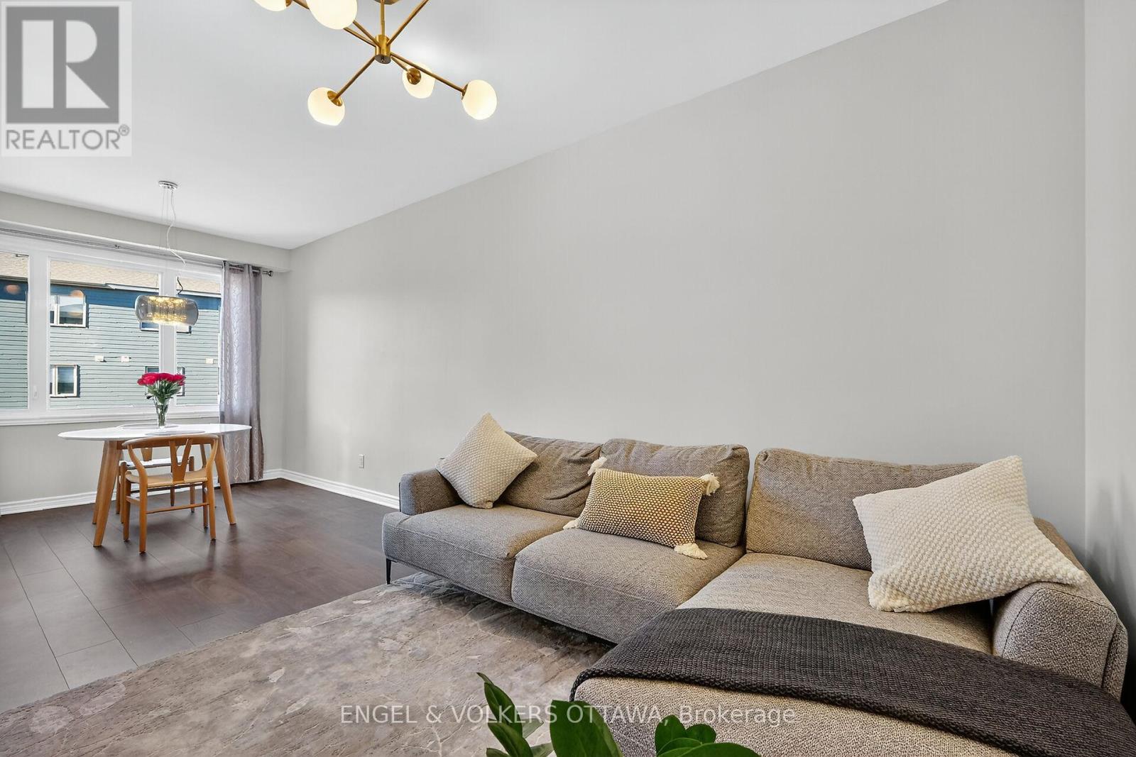 827 Kiniw Private Se