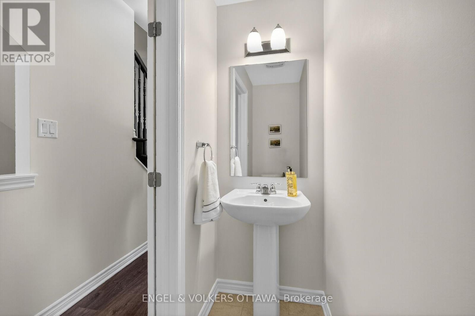 827 Kiniw Private Se