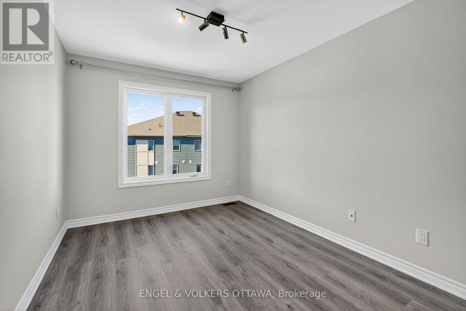 827 Kiniw Private Se