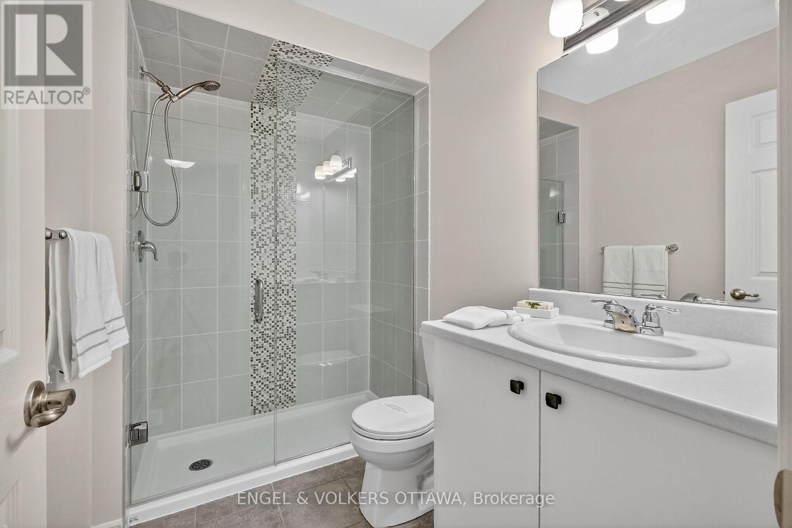 827 Kiniw Private Se